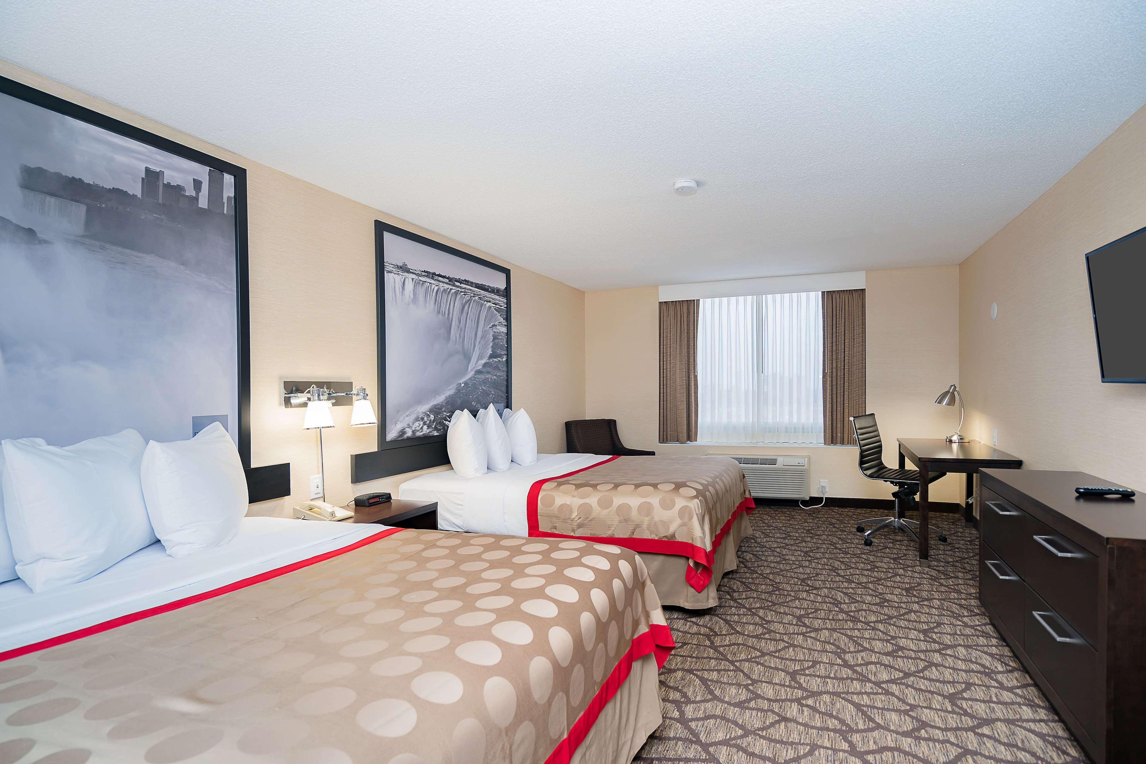 Ramada By Wyndham Niagara Falls Near The Falls Exteriör bild