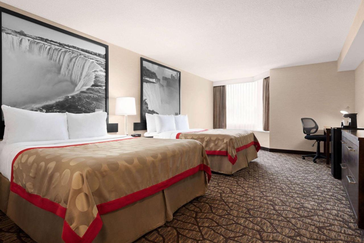 Ramada By Wyndham Niagara Falls Near The Falls Exteriör bild