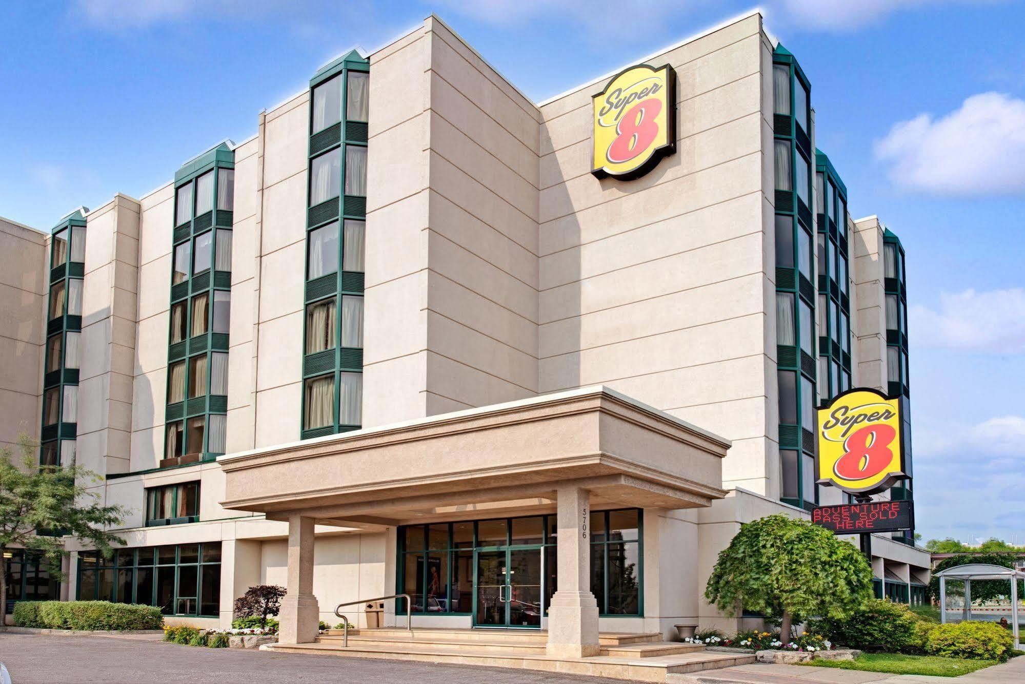 Ramada By Wyndham Niagara Falls Near The Falls Exteriör bild